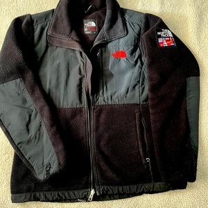 Womens Size Large, Black, The North Face Jacket. Excellent Condition!